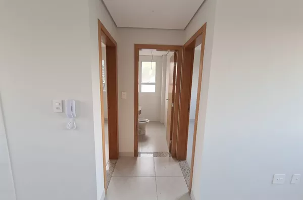 Cobertura de 2 quartos no Santa Mônica: Conforto e Vista Privilegiada - Foto 6