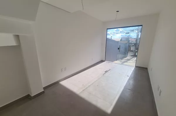 Casa Independente de 2 Qtos com 2 Suítes | B. Santa Mônica - Foto 4