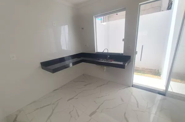 Casa Independente com 2 Suítes e Ampla Área Externa no Bairro Candelária - Foto 7