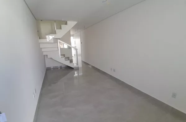 Casa Independente de 2 qtos 2 vagas em ótima localização no B. Floramar - Foto 5