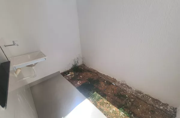 Casa Independente com 2 Suítes e Ampla Área Externa no Bairro Candelária - Foto 9