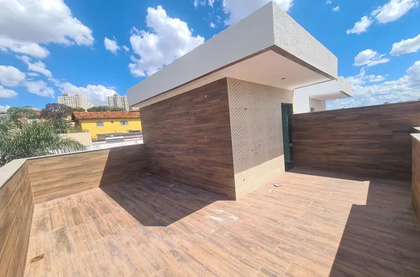 Excelente Cobertura de 3 Quartos com Suíte 100m² no Bairro Candelária