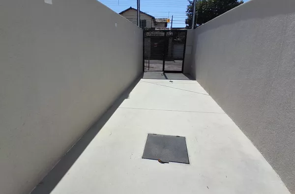 Casa Independente de 2 qtos em ótima localização no B. Santa Mônica. - Foto 3