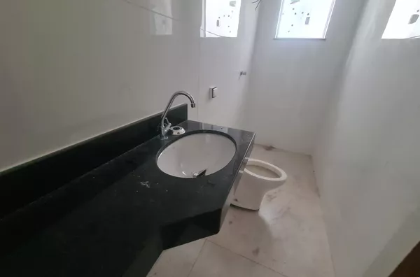 Excelente Oportunidade: Casa à Venda com 2 Quartos no Bairro Europa! - Foto 6