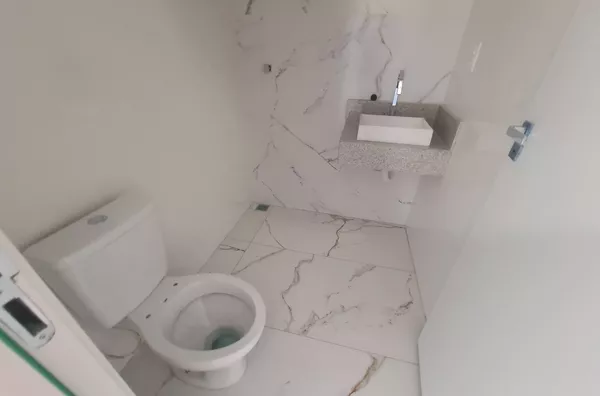 Casa Independente com 2 Suítes e Ampla Área Externa no Bairro Candelária - Foto 13