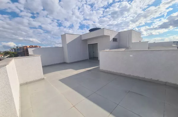 Excelente Cobertura de 3 Quartos em ótima localização no Bairro Santa Branca!