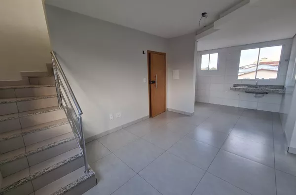 Cobertura de 2 quartos no Santa Mônica: Conforto e Vista Privilegiada - Foto 3