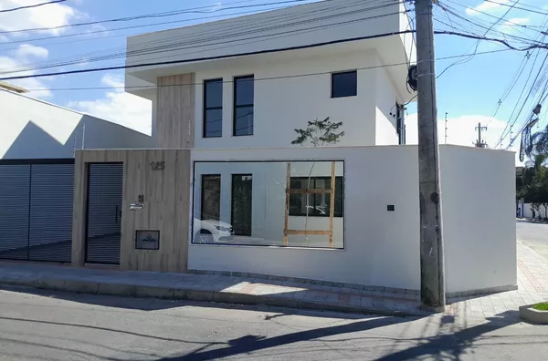 Casa de Alto Padrão 3 qtos no Bairro Planalto: Requinte e Conforto em um Só Lugar! - Foto 2