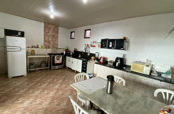 Casa com 4 Imóveis Independentes à Venda no Candelária – Lote 360m² | Ideal para Renda e Comércio - Foto 5