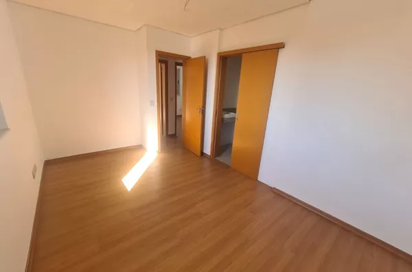 Apartamento de 92m2, 3 quartos, com suíte, 2 vagas e DCE no Santa Mônica