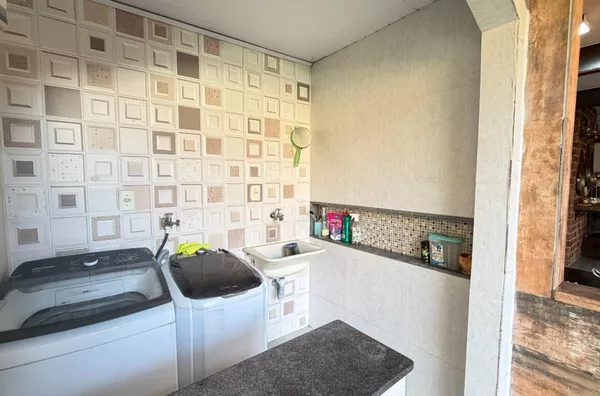 casa plana 3 quartos, em lote inteiro no Letícia - Venda nova - Foto 23