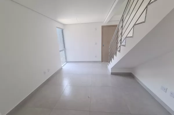 Cobertura de 3 Quartos com Suíte e Elevador em ótima localização no B. Copacabana - Foto 11