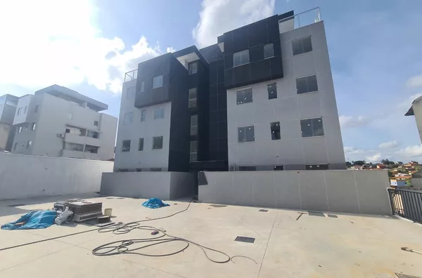 Cobertura de 3 Quartos com Suíte e Elevador em ótima localização no B. Copacabana - Foto 35