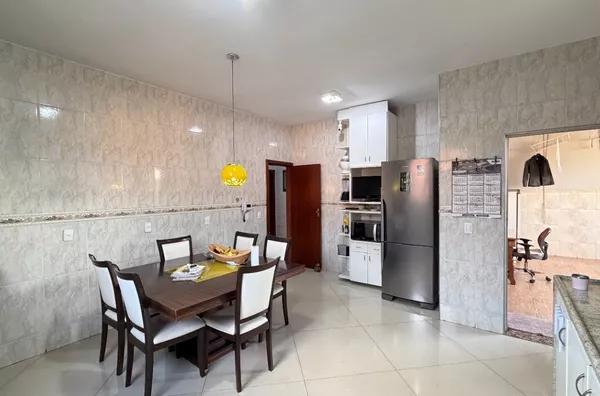 casa plana 3 quartos, em lote inteiro no Letícia - Venda nova - Foto 36