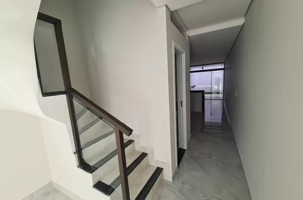 Casa Independente de 2 qtos em ótima localização no B. Candelária. - Foto 4