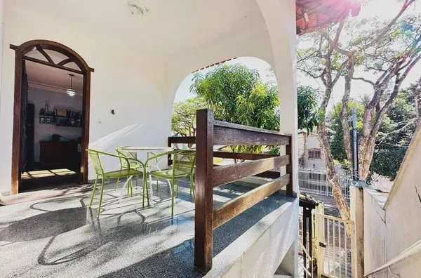 Casa Colonial de 3 quarto(s),  Santa Amélia, Belo Horizonte - Foto 1