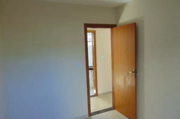 Apto com área privativa de 2 quartos B. Candelária - Foto 4