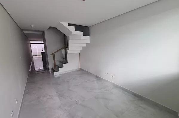 Casa Independente de 2 qtos em ótima localização no B. Candelária. - Foto 4