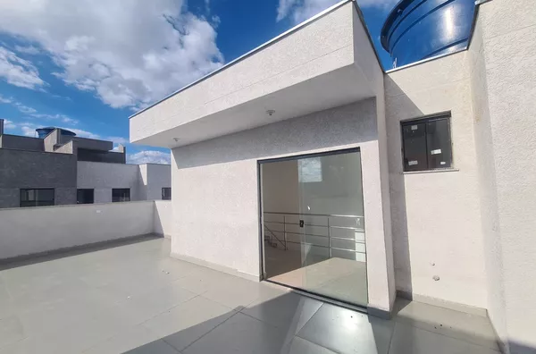Excelente Cobertura de 3 Quartos em ótima localização no Bairro Santa Branca!