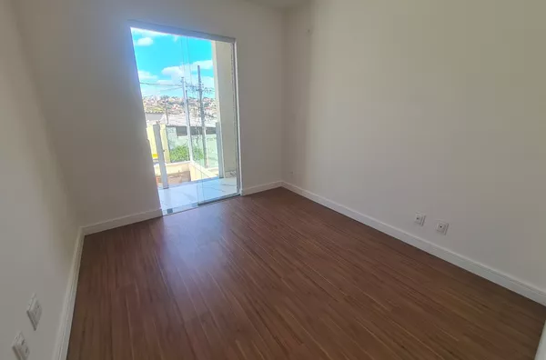 Casa Independente com 2 Suítes e Ampla Área Externa no Bairro Candelária - Foto 14
