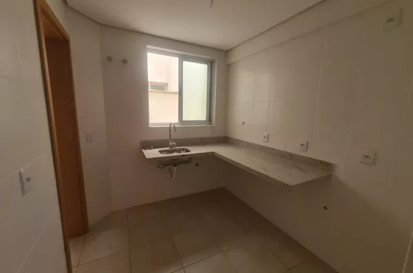 Apartamento de 92m2, 3 quartos, com suíte, 2 vagas e DCE no Santa Mônica