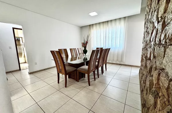 Casa para venda, 4 quarto(s),  Parque Xangri-lá, Contagem
