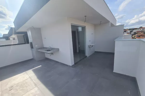 Cobertura de 3 Quartos com Suíte e Elevador em ótima localização no B. Copacabana - Foto 29
