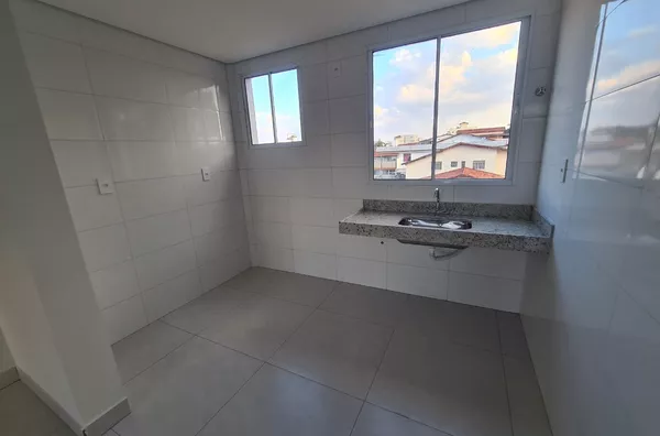 Cobertura de 2 quartos no Santa Mônica: Conforto e Vista Privilegiada - Foto 4