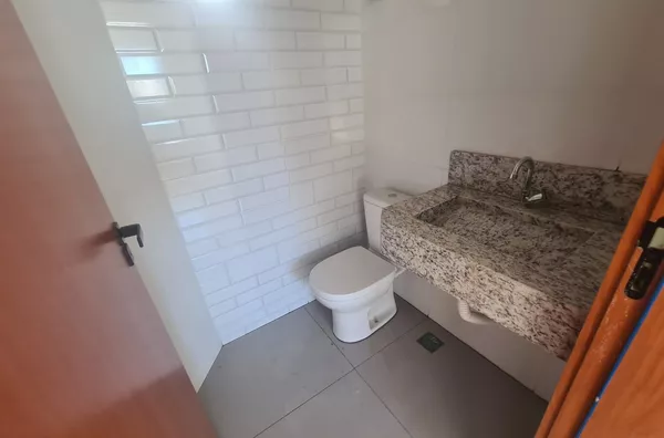 Excelente Casa Duplex com 3 Quartos no bairro Santa Amélia