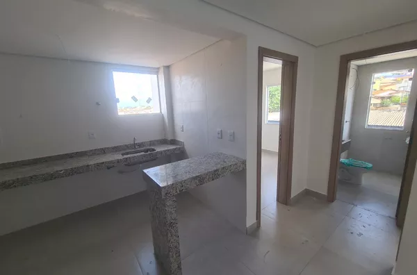 Cobertura de 3 Quartos com Suíte e Elevador em ótima localização no B. Copacabana - Foto 12