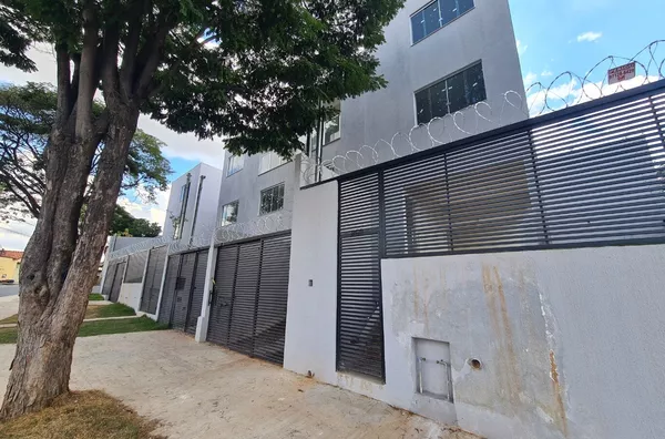 Casa Independente de 2 qtos em ótima localização no B. Céu Azul - Foto 1