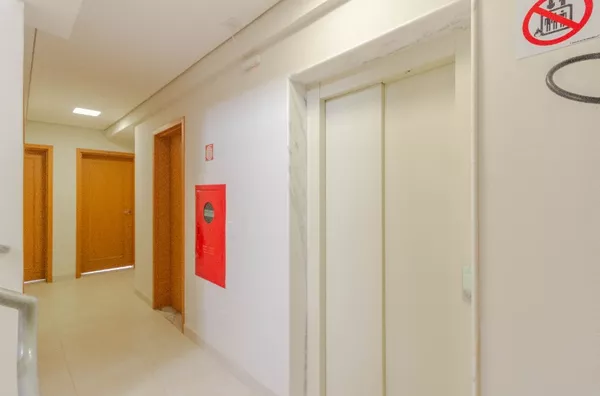 Cobertura 207m², nova, 4 quartos no Santa Mônica, elevador nos 2 pavimentos - Foto 6