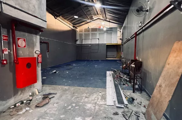 Galpão Comercial na Av. Guaraparí, Santa Amélia, ponto nobre - Foto 4