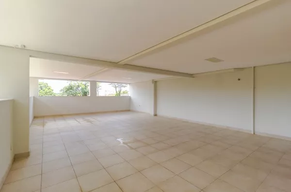 Cobertura 207m², nova, 4 quartos no Santa Mônica, elevador nos 2 pavimentos - Foto 2