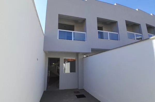 Casa Independente de 2 qtos 2 vagas em ótima localização no B. Floramar - Foto 1