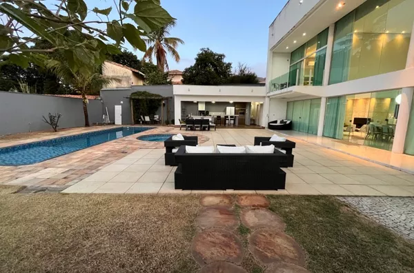 Espetacular Casa de Luxo com 4 Suítes, 2 Piscinas e Gourmet na Pampulha – A 5 Min da Lagoa! - Foto 5