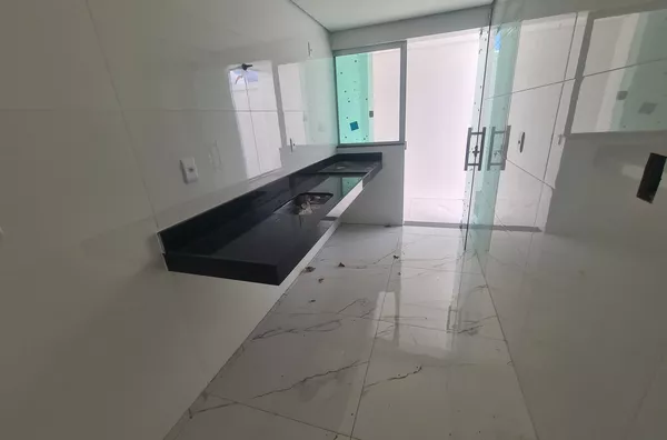 Excelente Apartamento com Área Privativa de 100 m² no Bairro Candelária