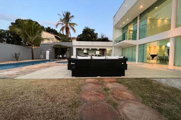 Espetacular Casa de Luxo com 4 Suítes, 2 Piscinas e Gourmet na Pampulha – A 5 Min da Lagoa! - Foto 3