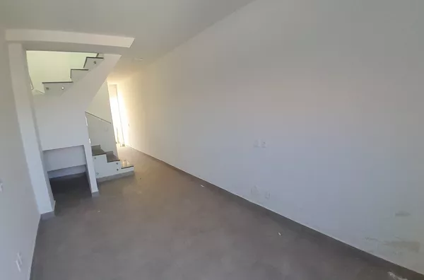 Casa Independente com 2 Suítes e 2 Vagas no Bairro Canaã - Foto 3