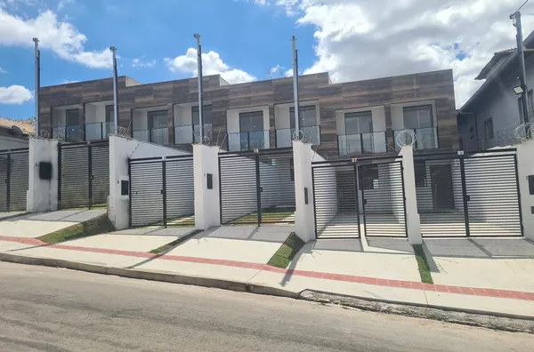 Casas Duplex com Acabamento de Primeira no B. Copacabana - Foto 1