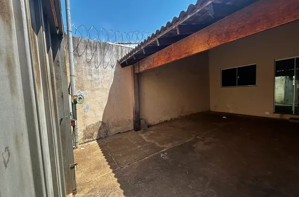 Casa para venda, 2 quarto(s),  Distrito Industrial, Uberlândia - Foto 1