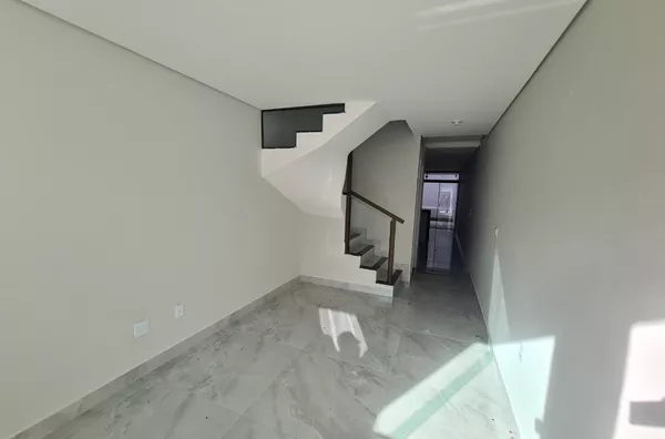 Casa Independente de 2 qtos em ótima localização no B. Candelária. - Foto 3