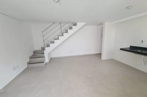 Excelente Cobertura de 3 Quartos em ótima localização no Bairro Santa Branca!