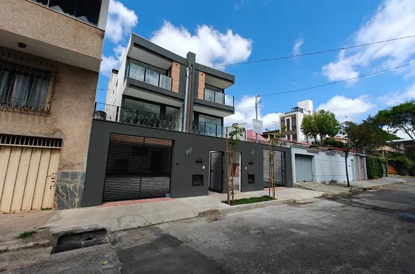 Casa Independente de 3 qtos com 4 vagas em ótima localização no B. Planalto - Foto 3