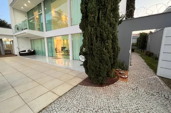 Espetacular Casa de Luxo com 4 Suítes, 2 Piscinas e Gourmet na Pampulha – A 5 Min da Lagoa! - Foto 6