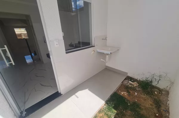 Casa Independente com 2 Suítes e Ampla Área Externa no Bairro Candelária - Foto 10