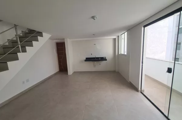 Excelente Cobertura de 3 Quartos em ótima localização no Bairro Santa Branca!