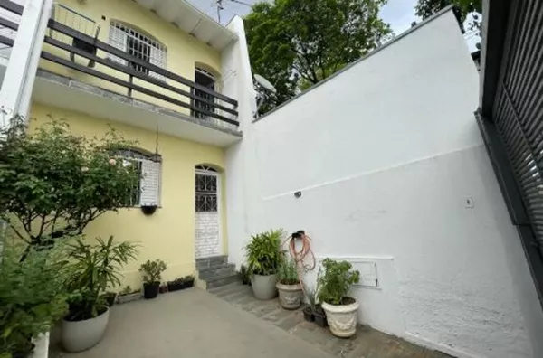 Casa Independente com 2 Quartos e Varanda no Cobiçado Bairro Itapoã! - Foto 1
