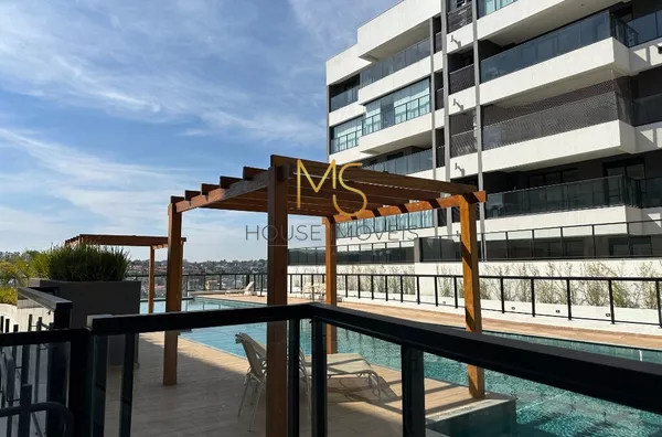 Pergolados na área da piscina