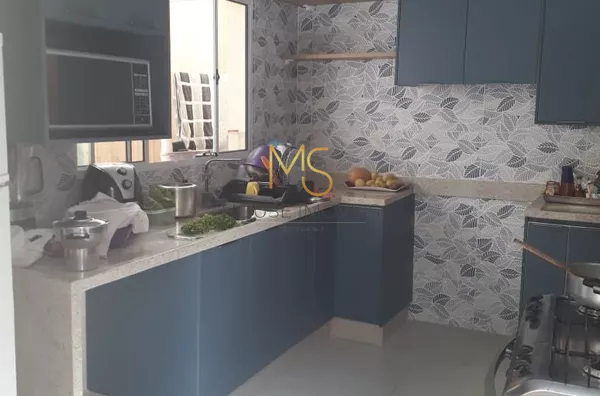 Cozinha com armários planejados